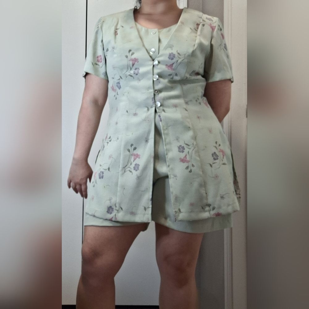 Vtg Scarlett Floral Romper Suit Dress w Mother of Pearl Buttons